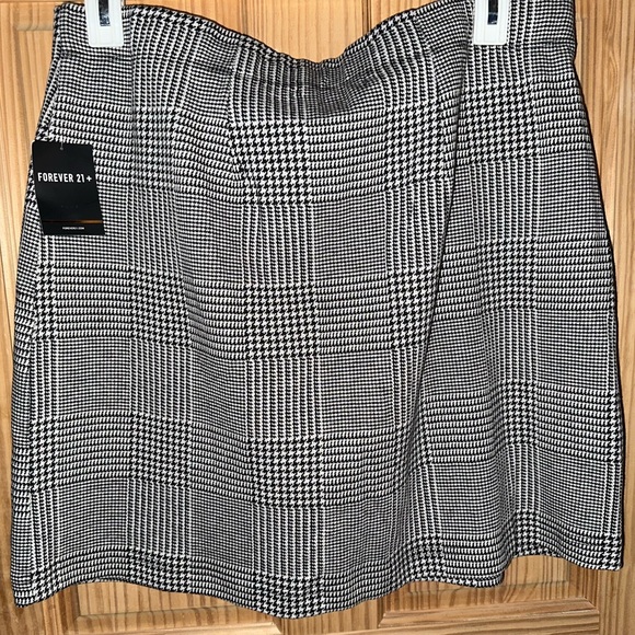 Plus Size Forever 21 Glen Plaid Mini Skirt - Picture 4 of 5